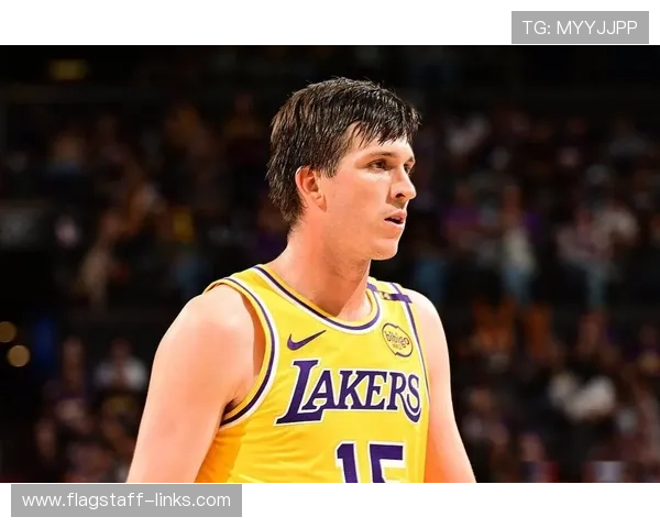 奥斯汀·里夫斯无球跑位提升进攻空间显著优于队友